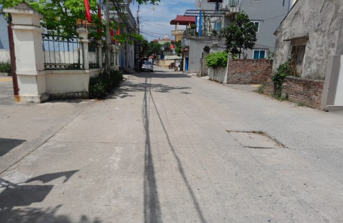 Bán nhà 3 tầng mới đẹp lô góc ô tô tránh Bắc Hồng Đông Anh DT145m2 MT9m chỉ 5 tỷ.